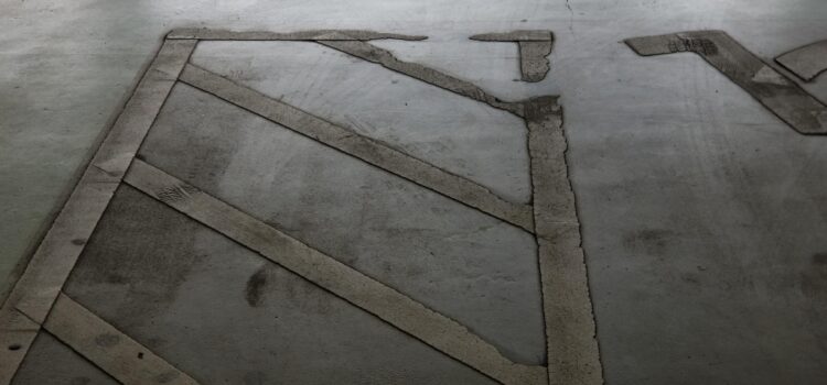 駐車場のライン引きお任せください