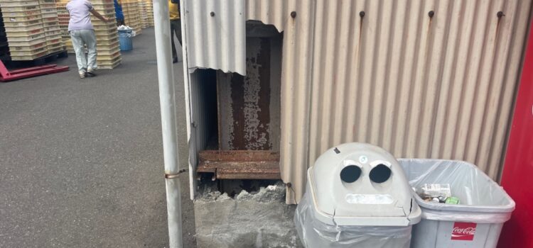 倉庫のスレート外壁工事はお任せください！